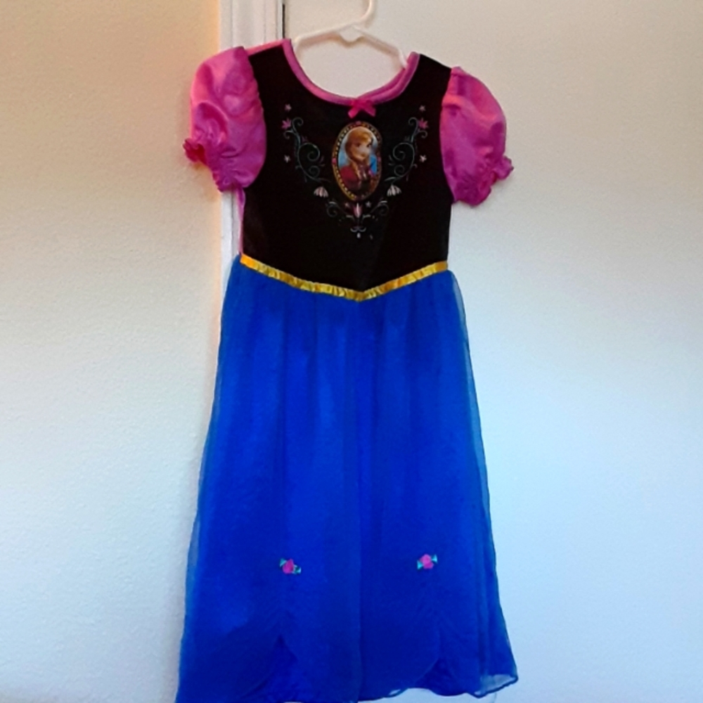 Lil girls Frozen: Anna costume size 3t
